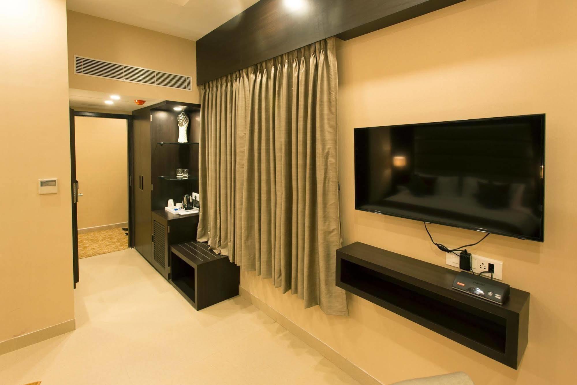 Golden Tulip Saltlake Kolkata Exterior photo